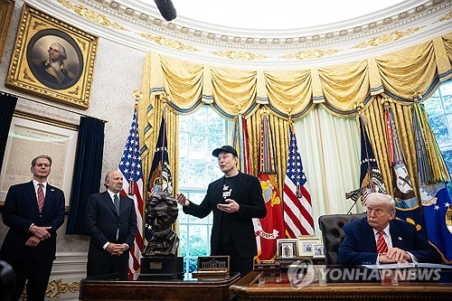 일론 머스크 테슬라 CEO와 도널드 트럼프 미국 대통령. UPI 연합뉴스